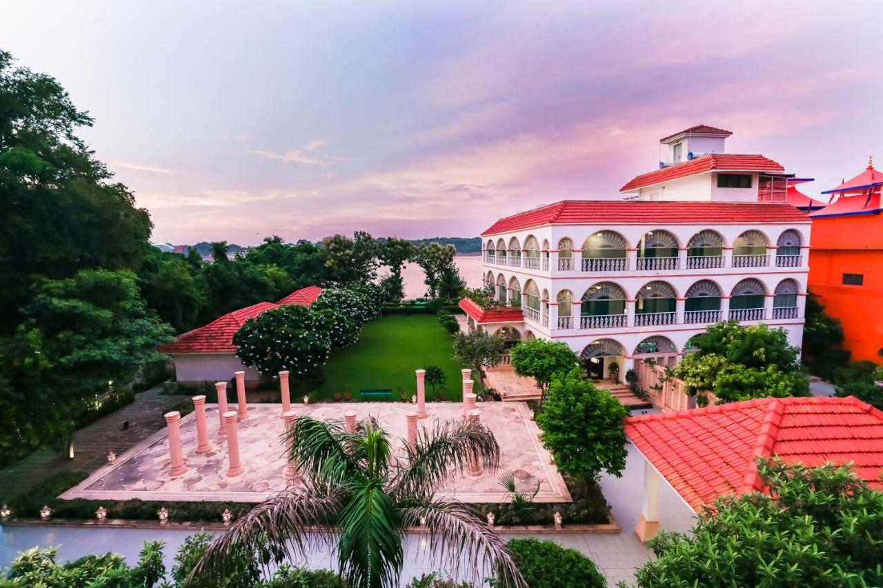 Saptapuri By Royal Orchid Hotels Limited バラナシ エクステリア 写真