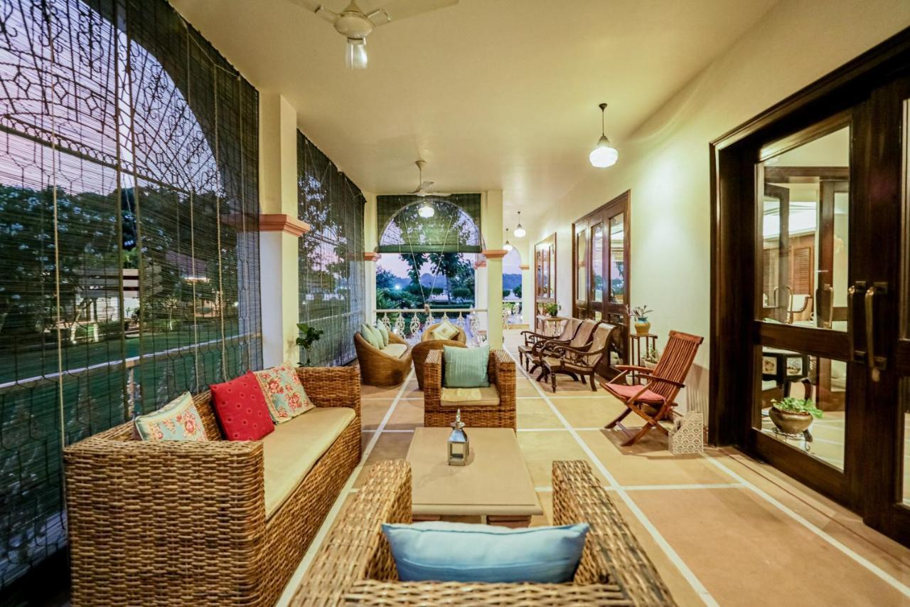 Saptapuri By Royal Orchid Hotels Limited バラナシ エクステリア 写真