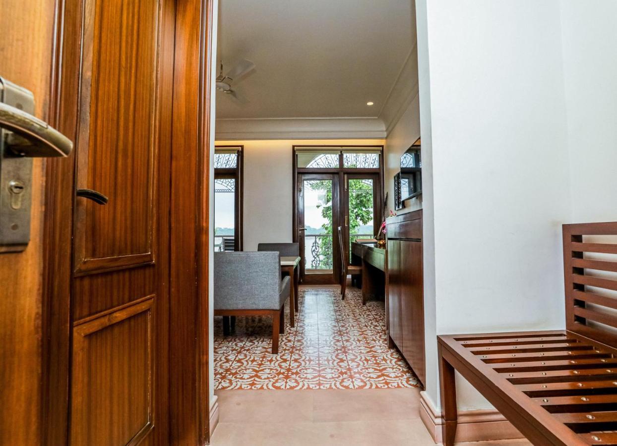 Saptapuri By Royal Orchid Hotels Limited バラナシ エクステリア 写真