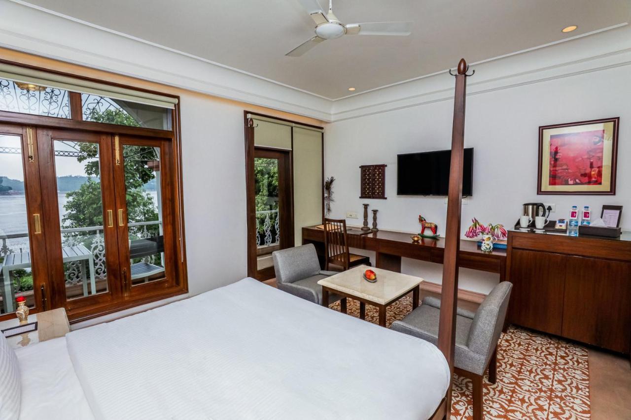 Saptapuri By Royal Orchid Hotels Limited バラナシ エクステリア 写真