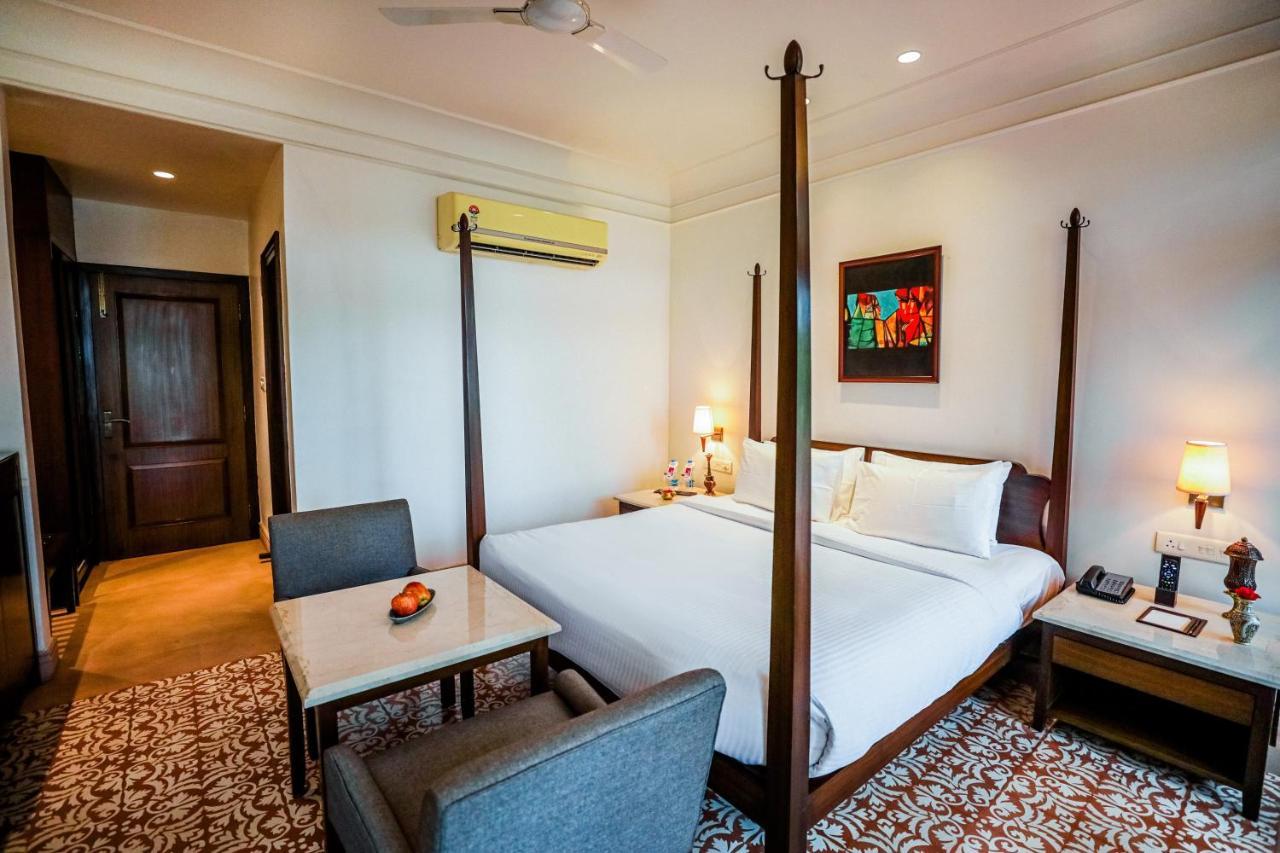 Saptapuri By Royal Orchid Hotels Limited バラナシ エクステリア 写真